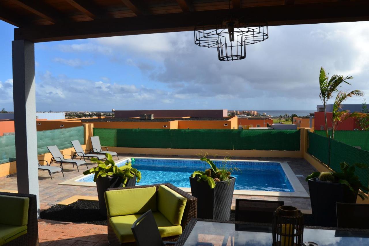 Golf Las Salinas Villa Carlotta With Private Heated Pool With Additional Cost Caleta De Fuste Exterior photo